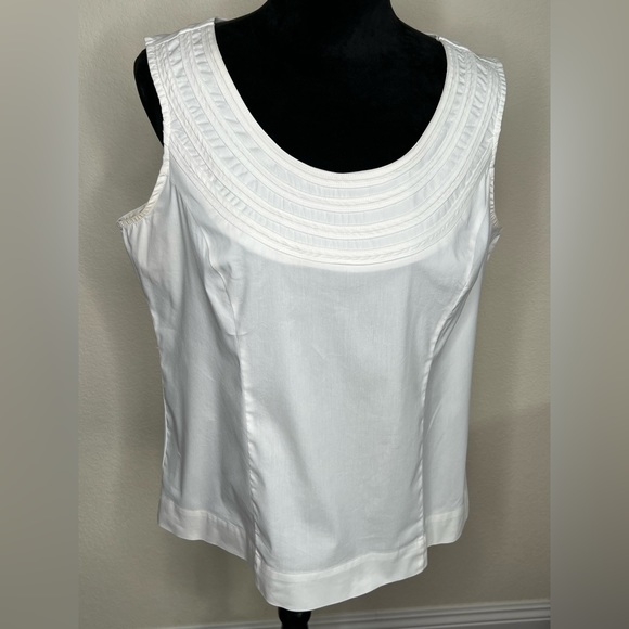 Alfani Women's White Solid Sleeveless Blouse Size Medium main image 1